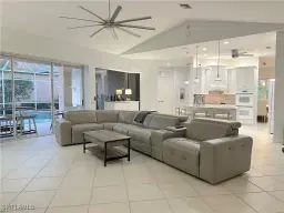 Picture of 516 Eagle Creek Dr, Naples, FL 34113