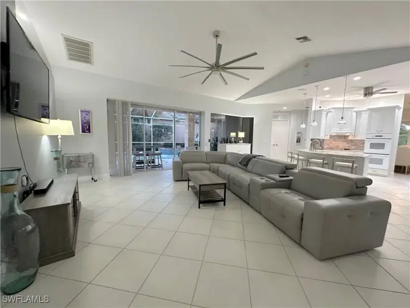 Picture of 516 Eagle Creek Dr, Naples FL 34113