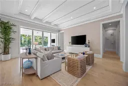 Picture of 696 Fountainhead Ln, Naples, FL 34103