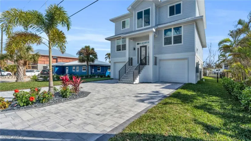 Picture of 180 Flamingo St, Fort Myers Beach FL 33931