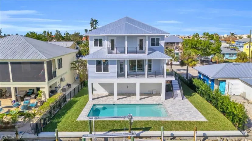 Picture of 180 Flamingo St, Fort Myers Beach FL 33931
