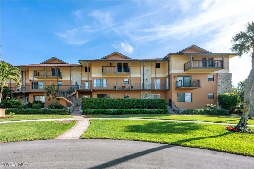 Picture of 1165 Clam Ct 11, Naples FL 34102
