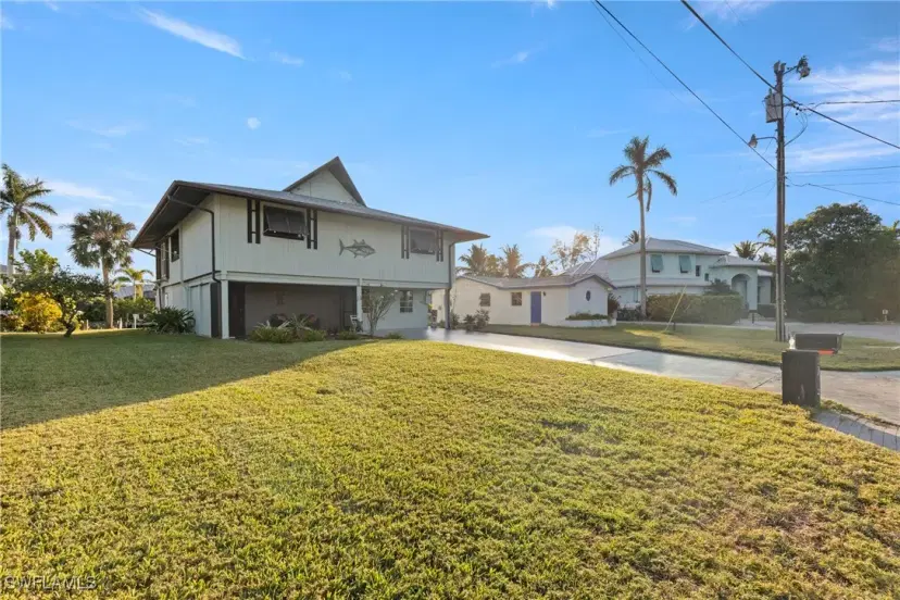Picture of 2718 Shoreview Dr, Naples FL 34112