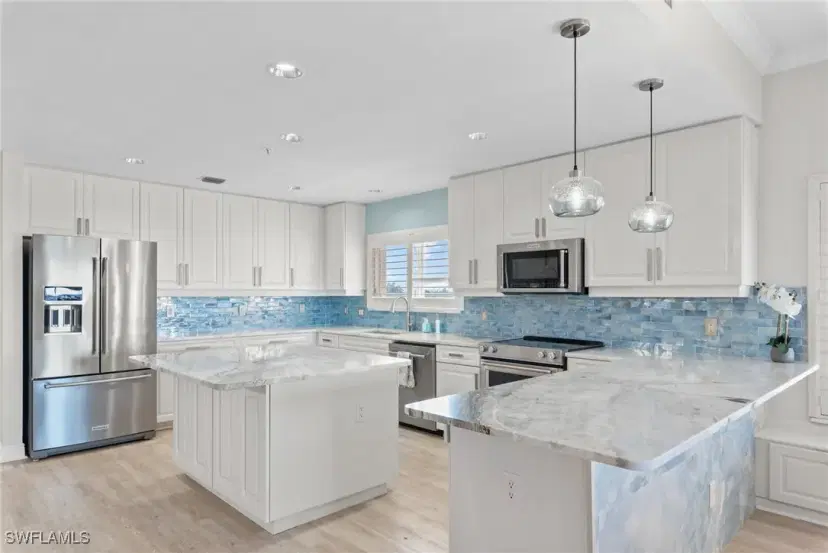Picture of 14813 Laguna Dr 301, Fort Myers FL 33908