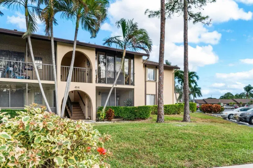 Picture of 414 Pine Glen Lane D-2, Greenacres FL 33463