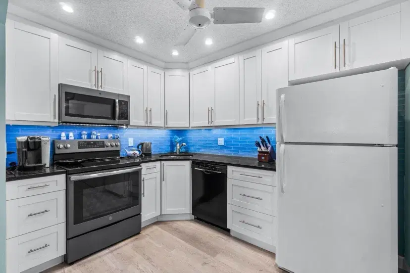 Picture of 414 Pine Glen Lane D-2, Greenacres FL 33463
