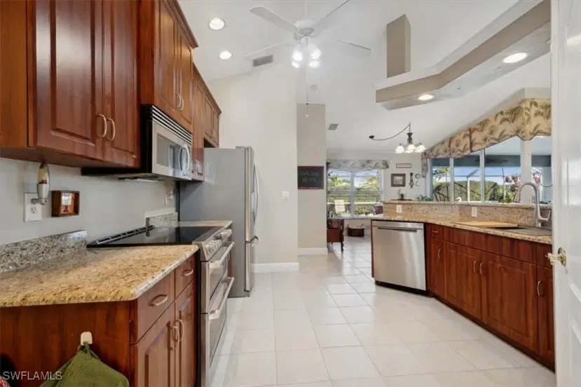 Picture of 1311 SE 5Th Ct, Cape Coral FL 33990