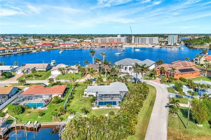 Picture of 440 Avalon Dr, Cape Coral FL 33904