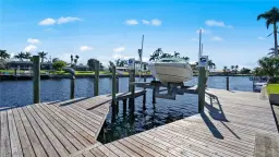 Picture of 1056 SE 43Rd St, Cape Coral, FL 33904