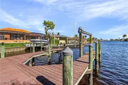 Picture of 2807 Country Club Blvd, Cape Coral, FL 33904