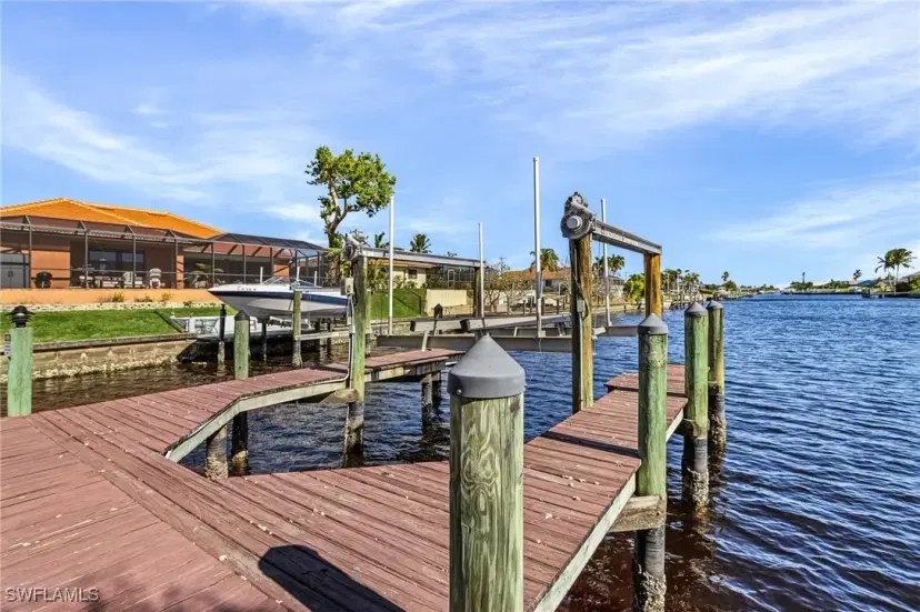 Picture of 2807 Country Club Blvd, Cape Coral FL 33904