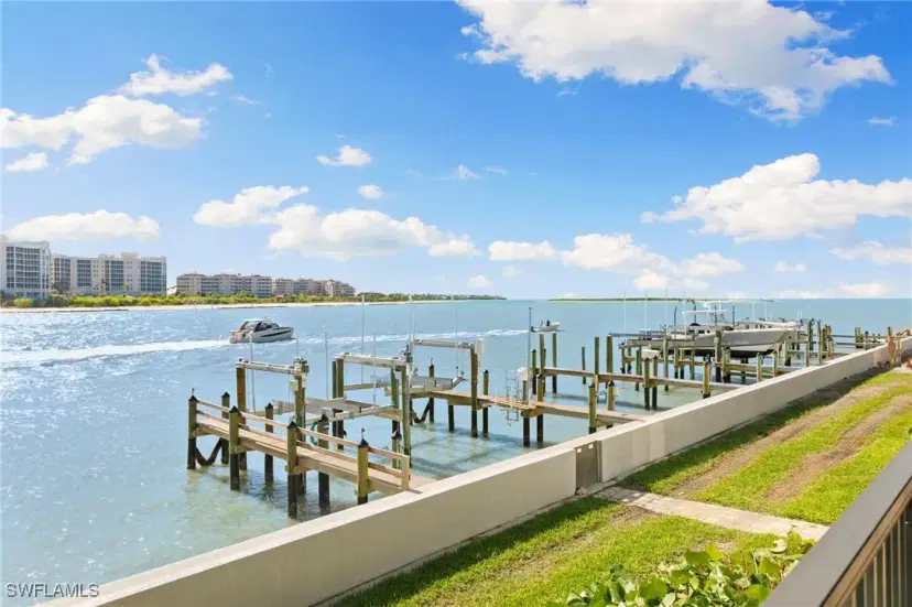 Picture of 406 La Peninsula Blvd 406, Naples FL 34113