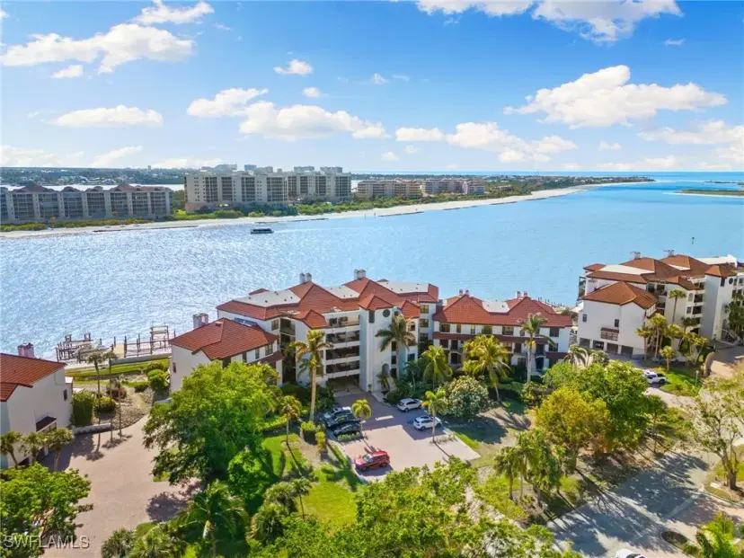 Picture of 406 La Peninsula Blvd 406, Naples FL 34113