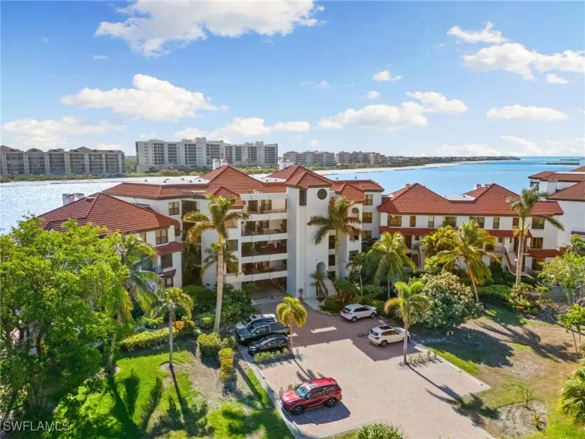 Picture of 406 La Peninsula Blvd 406, Naples FL 34113