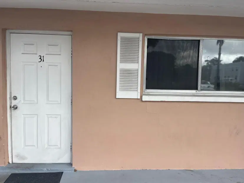 Picture of 1501 Crescent D31 Circle D31, Lake Park FL 33403