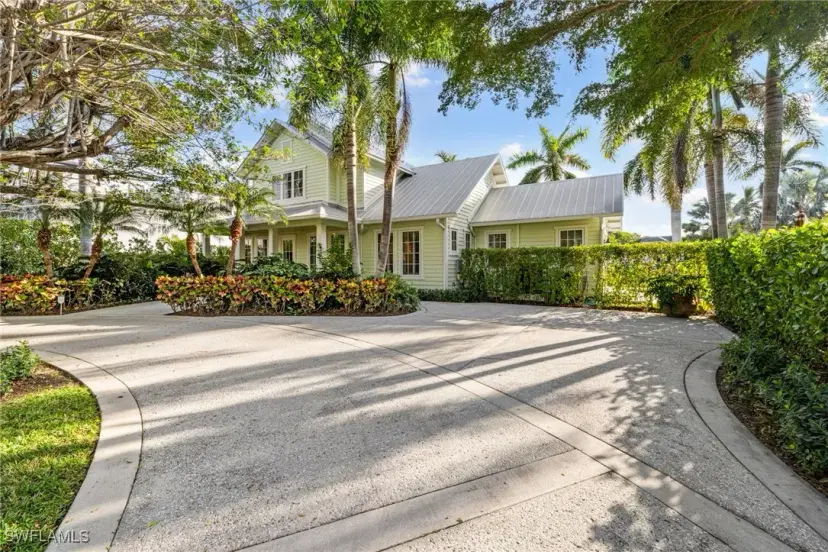 Picture of 572 7Th Ave N, Naples FL 34102