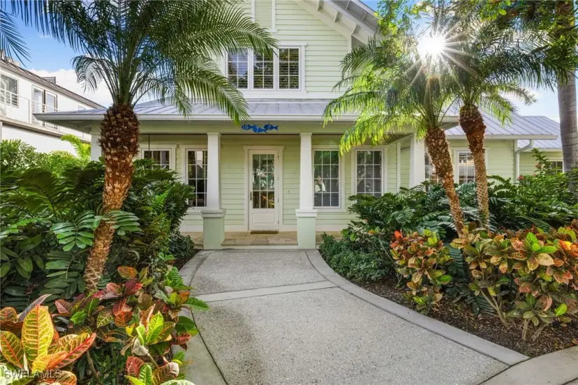 Picture of 572 7Th Ave N, Naples FL 34102