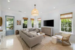 Picture of 572 7Th Ave N, Naples, FL 34102
