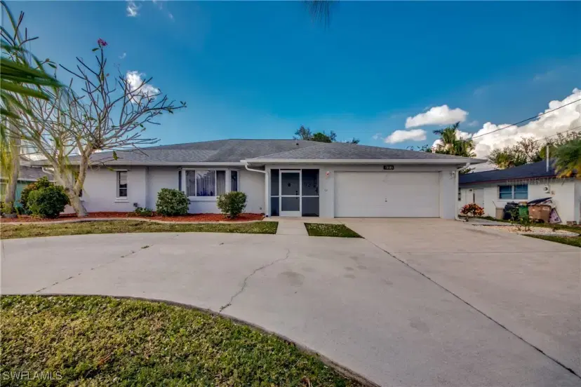 Picture of 904 SE 4Th Pl, Cape Coral FL 33990