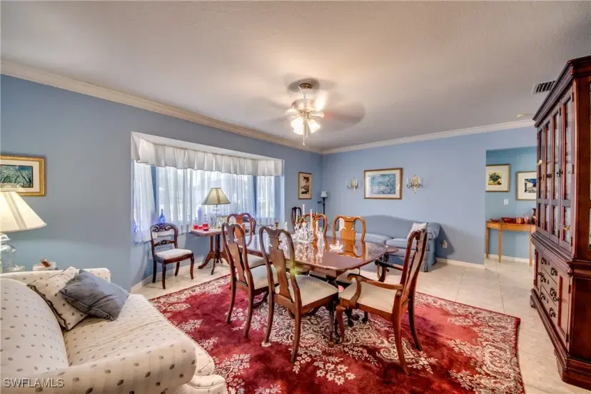 Picture of 904 SE 4Th Pl, Cape Coral FL 33990