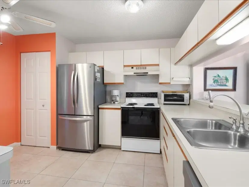 Picture of 5741 Deauville Cir F-208, Naples FL 34112