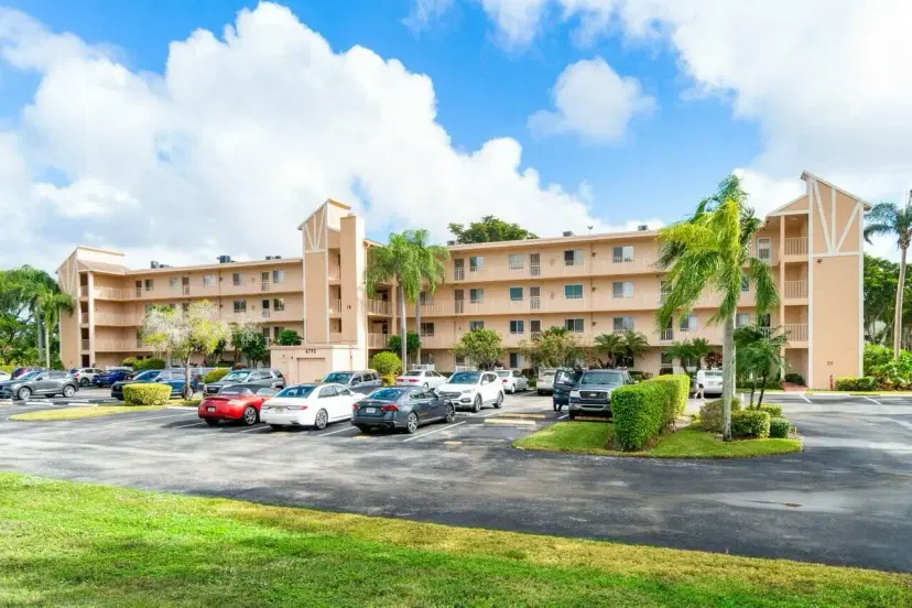 Picture of 6795 Huntington Lane 205, Delray Beach FL 33446