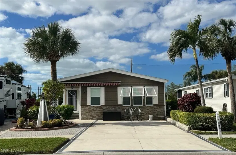 Picture of 1041 Silver Lakes Blvd, Naples FL 34114