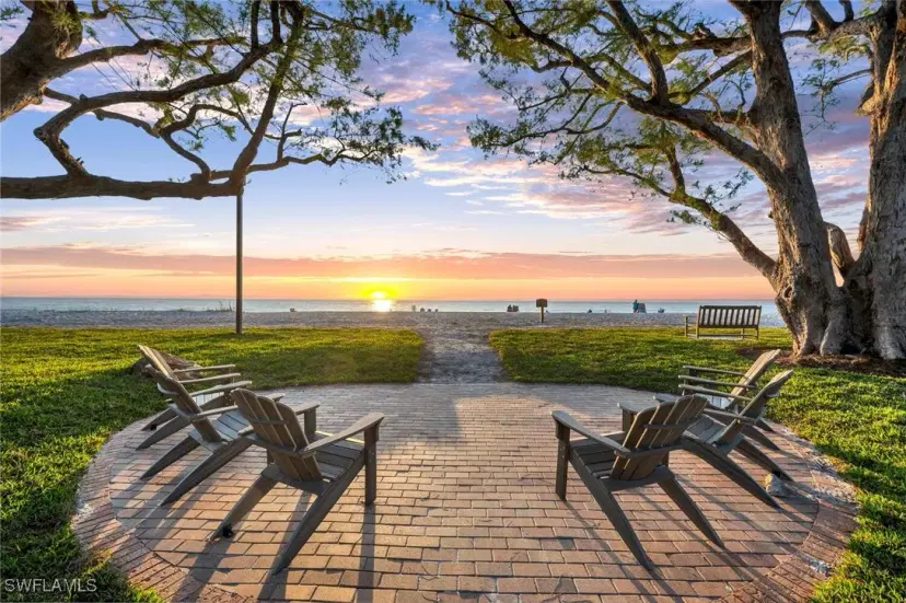 Picture of 2050 Crayton Rd, Naples FL 34102