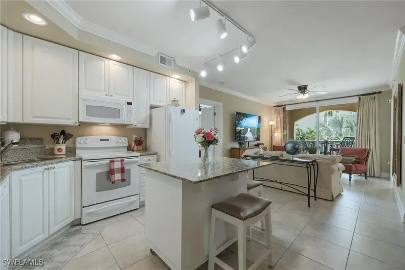 Picture of 2825 Palm Beach Blvd 214, Fort Myers FL 33916