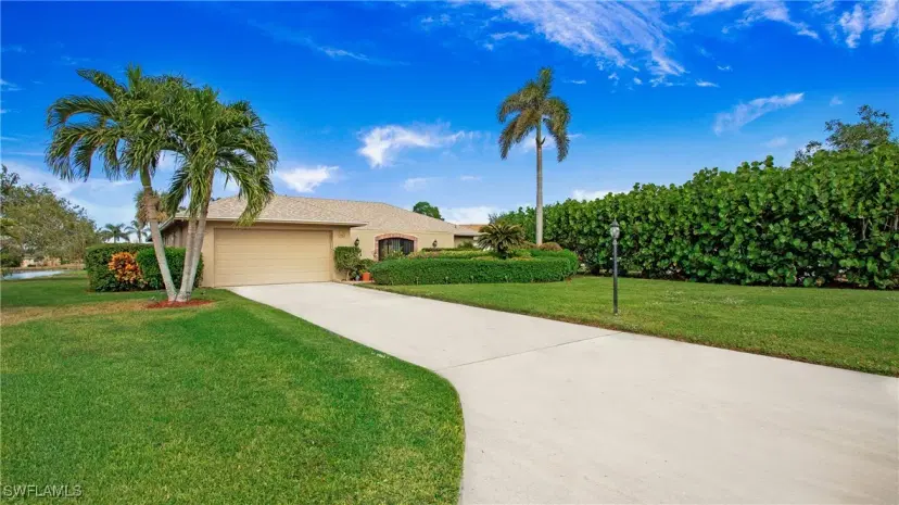 Picture of 108 Payne Ct, Naples FL 34112