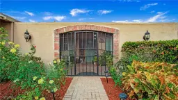 Picture of 108 Payne Ct, Naples, FL 34112