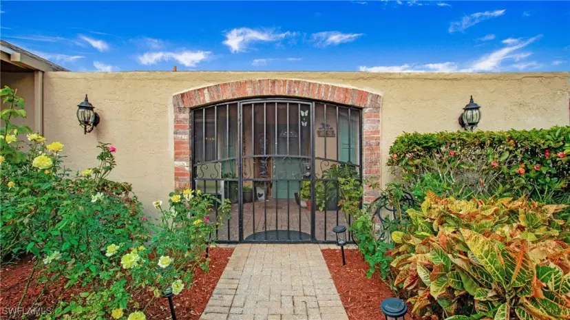 Picture of 108 Payne Ct, Naples FL 34112