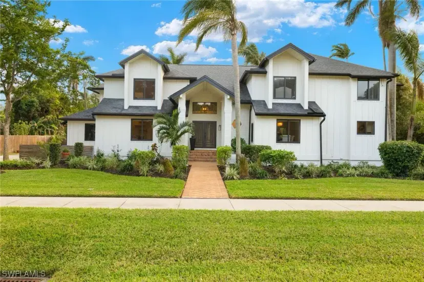 Picture of 1320 Alcazar Ave, Fort Myers FL 33901
