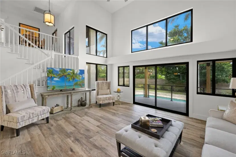 Picture of 1320 Alcazar Ave, Fort Myers FL 33901