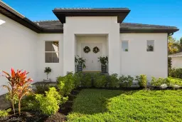 Picture of 4584 W Alhambra Cir, Naples, FL 34103