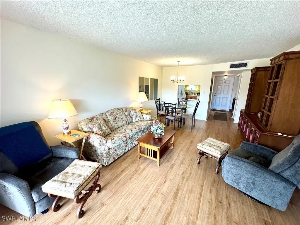 Picture of 300 Forest Lakes Blvd 101, Naples, FL 34105