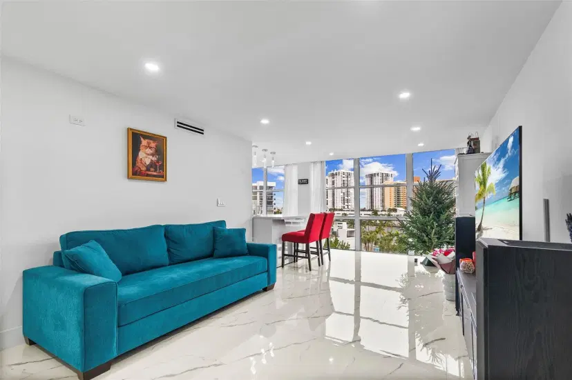 Picture of 800 Parkview Dr 604, Hallandale Beach FL 33009