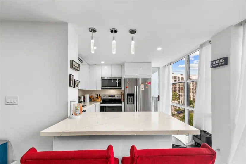 Picture of 800 Parkview Dr 604, Hallandale Beach FL 33009