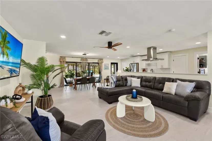 Picture of 11451 Rebecca Cir, Fort Myers Beach FL 33931