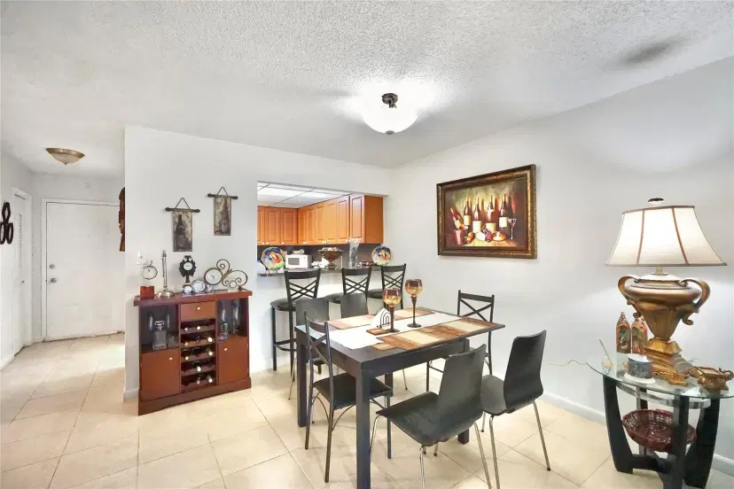Picture of 6990 NW 186Th St 4-103, Hialeah FL 33015