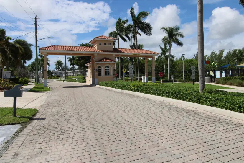 Picture of 600 Layne Blvd 119, Hallandale Beach FL 33009