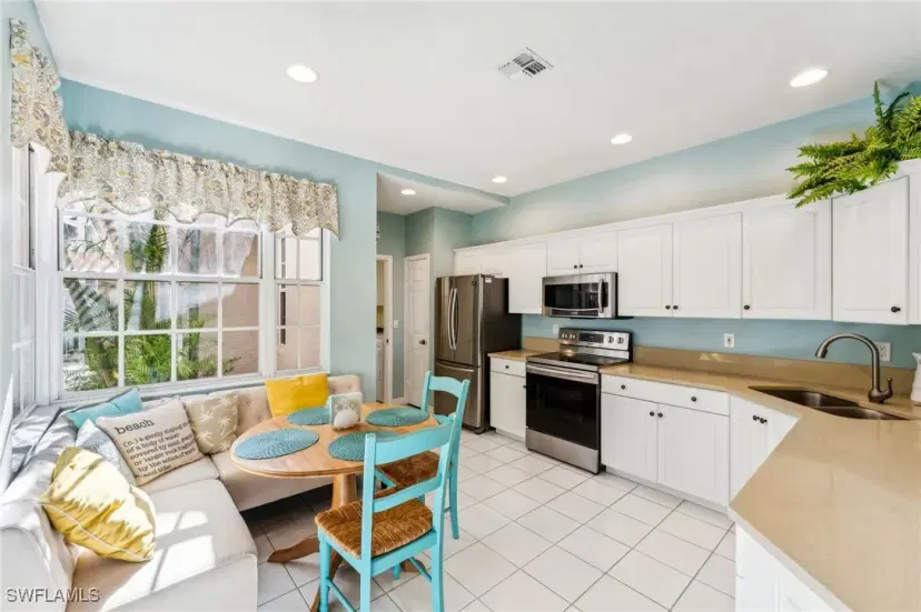 Picture of 25140 Goldcrest Dr 613, Bonita Springs FL 34134