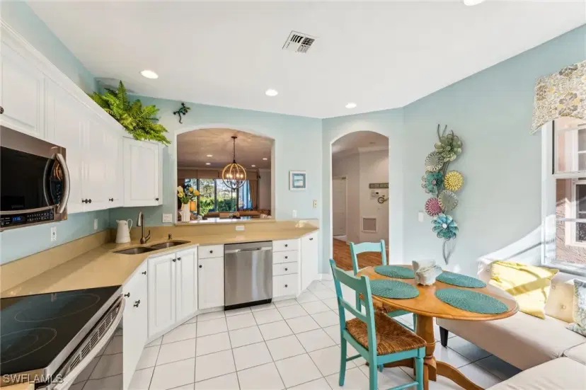 Picture of 25140 Goldcrest Dr 613, Bonita Springs FL 34134