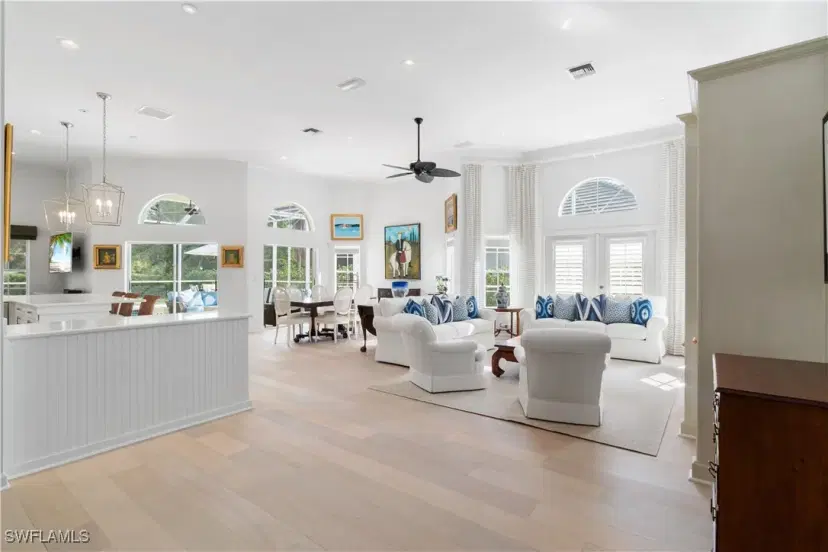 Picture of 803 Ashburton Dr, Naples FL 34110
