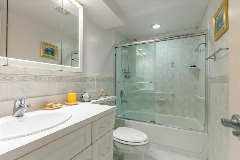 Picture of 2731 NE 14Th Street Cswy 529B, Pompano Beach FL 33062