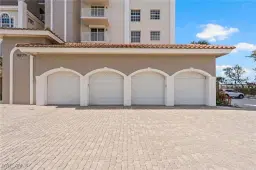 Picture of 9577 Gulf Shore Dr 304, Naples, FL 34108