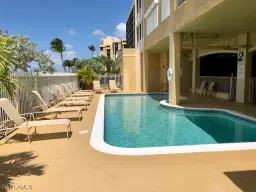 Picture of 9577 Gulf Shore Dr 304, Naples, FL 34108