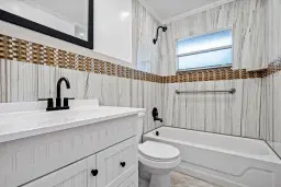 Picture of 372 Saxony H Lane 372H, Delray Beach, FL 33446