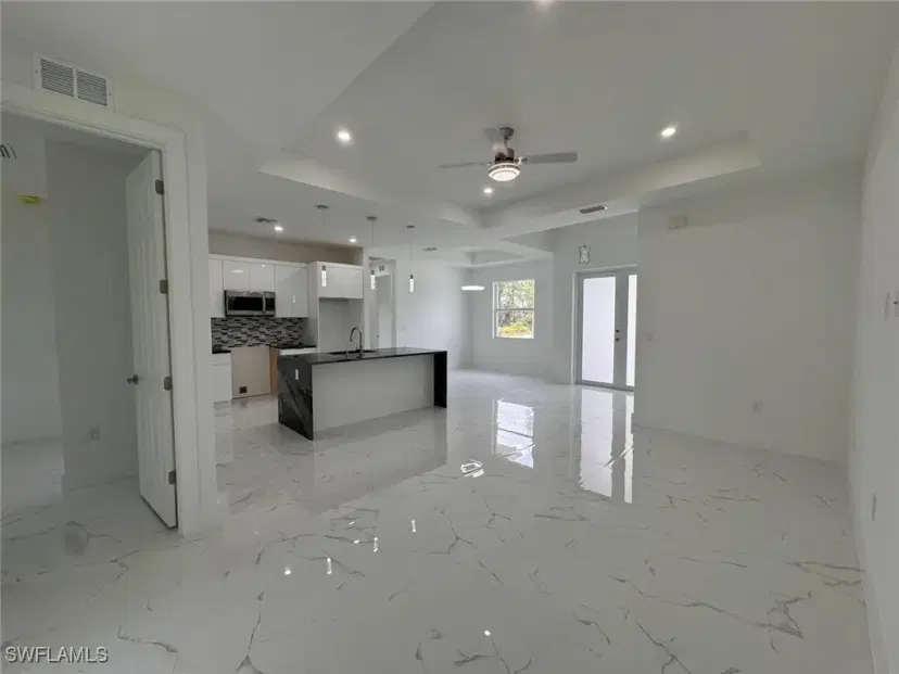 Picture of 1410 Poinsettia Ave, Lehigh Acres FL 33972