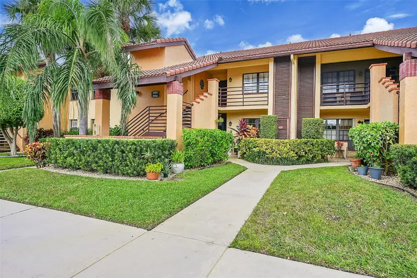 Picture of 6452 Aspen Glen Cir 102, Boynton Beach FL 33437